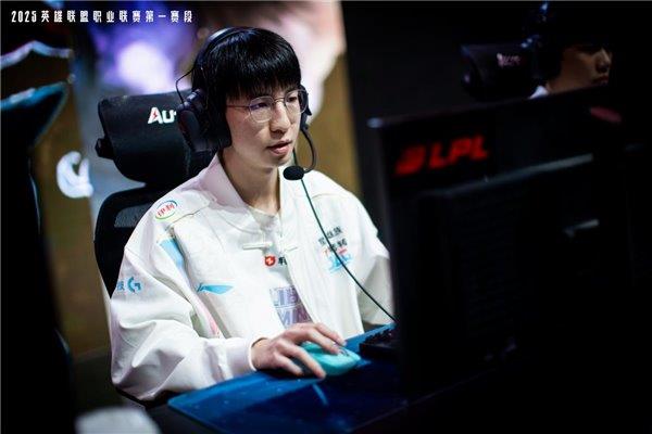 026年英雄联盟职业联赛 为玩家带来超凡体验开元ky棋牌无畏竞巅峰！傲风携手2025-2(图3)