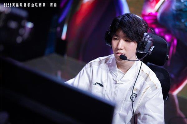 026年英雄联盟职业联赛 为玩家带来超凡体验开元ky棋牌无畏竞巅峰！傲风携手2025-2(图4)