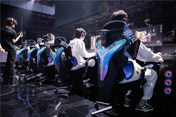 职业赛指定用椅 傲风G7凭啥这么火开元棋牌试玩明星直播同款 英雄联盟(图2)
